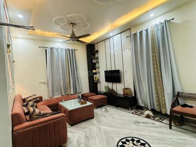 8 BHK Independent House in Yamuna Vihar for resale New Delhi. The reference number is 20498748