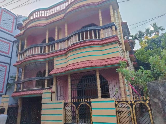 8 BHK Independent House in Chinar Park for resale Kolkata. The reference number is 20087083