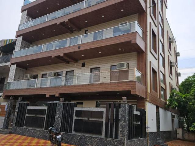 8 BHK Independent House in Gamma II for resale Greater Noida. The reference number is 19577577