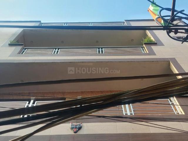 8 BHK Independent House in Karawal Nagar for resale New Delhi. The reference number is 18416272