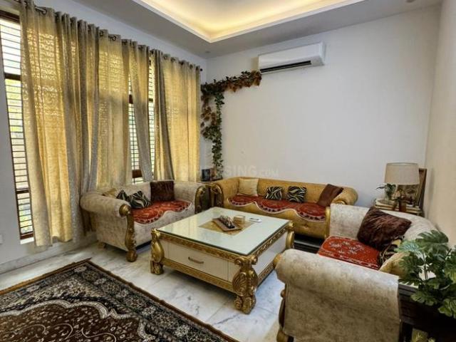 8 BHK Independent House in Kaushambi for resale Ghaziabad. The reference number is 17533766