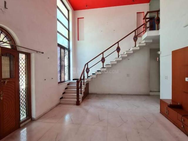 8 BHK Independent House in Manjalpur for rent Vadodara. The reference number is 7792246