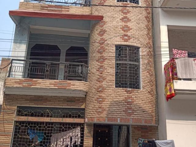 8 BHK Independent House in Rajendra Nagar for resale Bareilly. The reference number is 17742256
