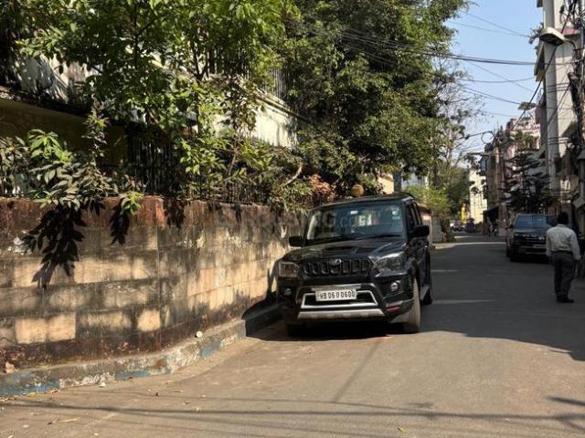 8 BHK Independent House in Santoshpur for resale Kolkata. The reference number is 19521052