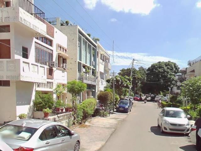 8 BHK Independent House in Sector 16 for resale Chandigarh. The reference number is 17611629