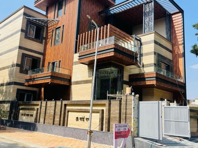 8 BHK Independent House in Sector 31 for resale Greater Noida. The reference number is 20252006