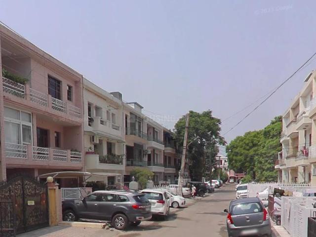 8 BHK Independent House in Sector 38 for resale Chandigarh. The reference number is 17529980