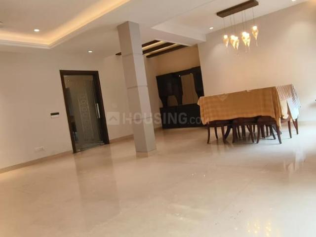 8 BHK Independent House in Sector 39 for resale Noida. The reference number is 16141362