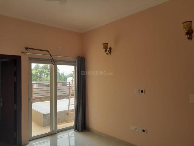 8 BHK Independent House in Sector 50 for resale Noida. The reference number is 20079599