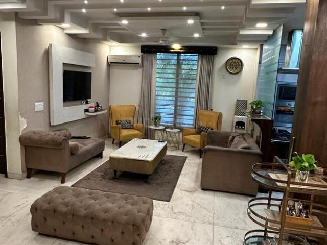 8 BHK Independent House in Sector 57 for resale Gurgaon. The reference number is 20642935