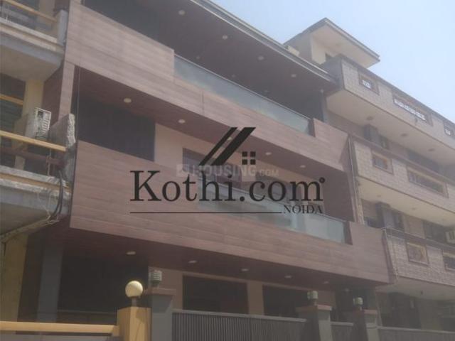 8 BHK Independent House in Sector 71 for resale Noida. The reference number is 20296373