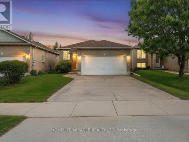 8 Bradley Lane, Brantford, ON, N3T 6R5 house for sale | Listing ID X13431 | Royal LePage