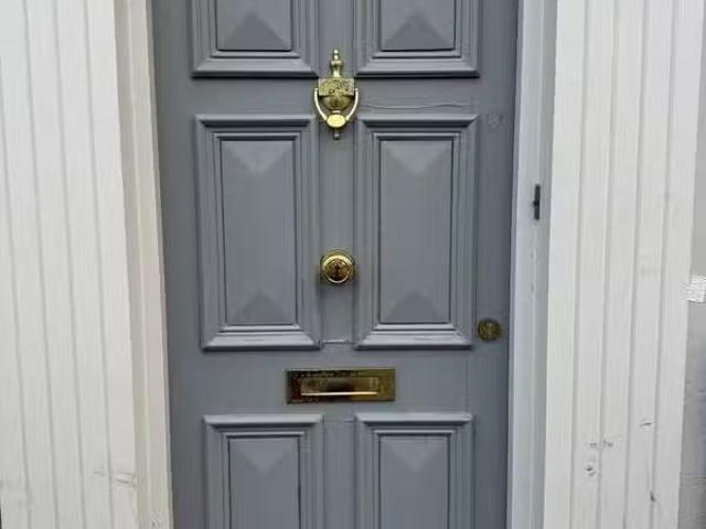 8 Bridge Street