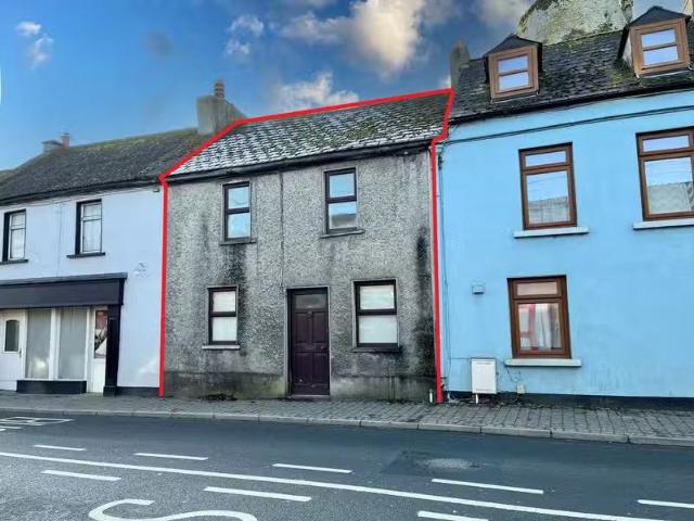 8 Castle Hill, Carlow Town, Co. Carlow, R93E521 is for sale
