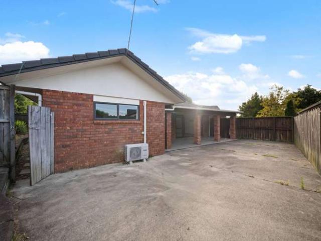 8 Carisbrook Crescent, Papakura