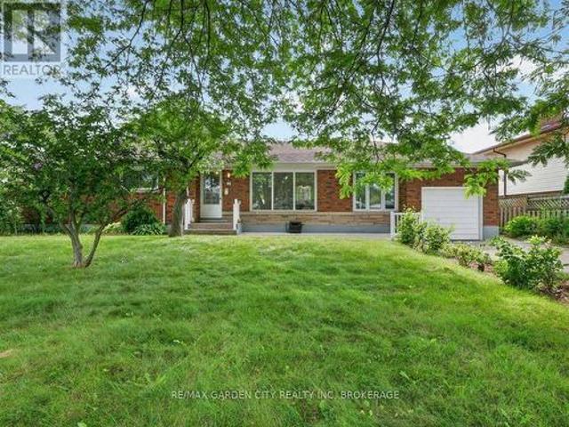 8 Champa Drive, St. Catharines Vine/Linwell, ON, L2M 3K2 house for sale | Listing ID X13685 | Royal LePage