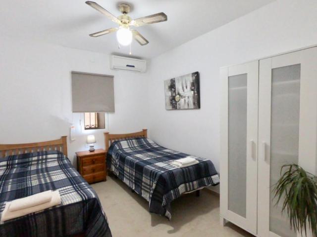 8 Dormitorio Negocio Estepona Malaga LS41479186