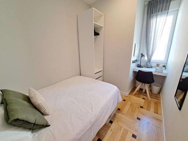 8 Dormitorio Shared Living/Roommate Madrid Madrid 96656826