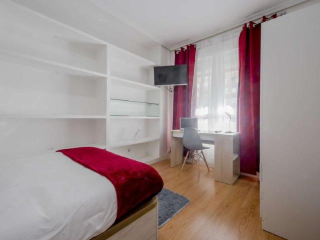 8 Dormitorio Shared Living/Roommate Madrid Madrid LS101820022