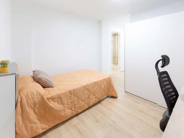 8 Dormitorio Shared Living/Roommate Alicante Alicante 91574935