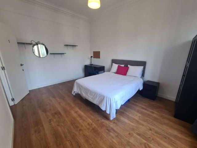 8 Dormitorio Shared Living/Roommate Barcelona Barcelona 101841441