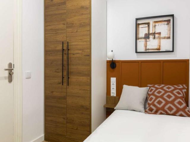 8 Dormitorio Shared Living/Roommate Barcelona Barcelona 102438037