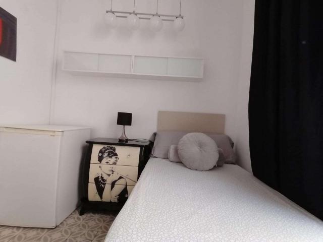 8 Dormitorio Shared Living/Roommate Barcelona Barcelona 78950784