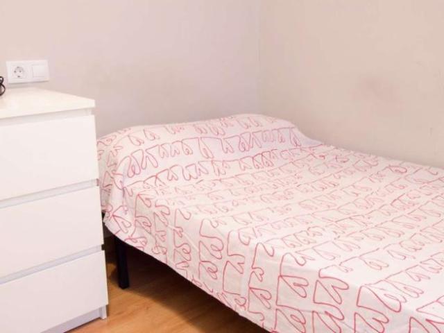 8 Dormitorio Shared Living/Roommate Valencia Valencia 91326679