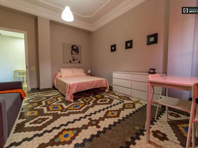 8 Dormitorio Shared Living/Roommate Valencia Valencia 91328011