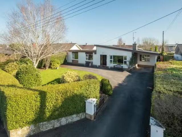 8 Drumclay Road
