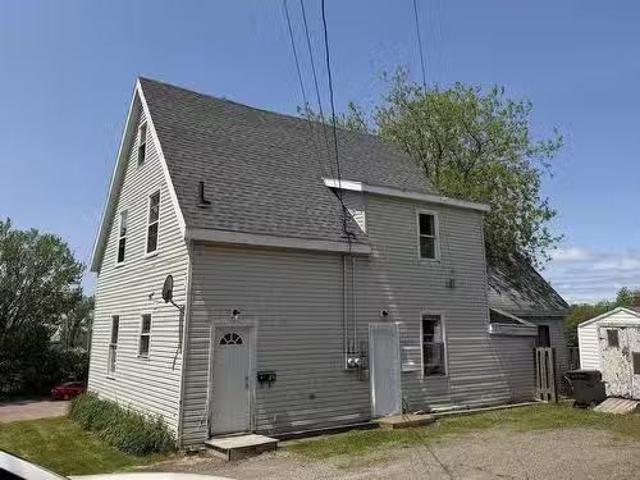 8 East Pleasant Street, Amherst, NS, B4H 1M4 house for sale.