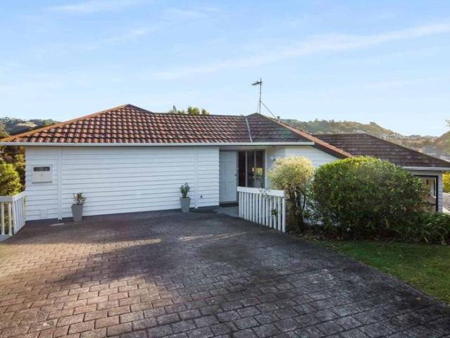 8 Eclipse Lane, Whitby, Porirua City For Sale