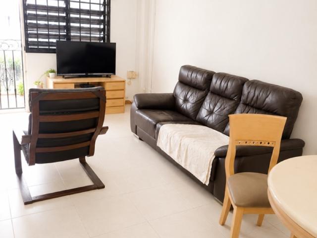 8 Empress Road HDB Apartment For Sale, $520,000, 2 Bed 2 Bath 699 sqft $744.00 psf