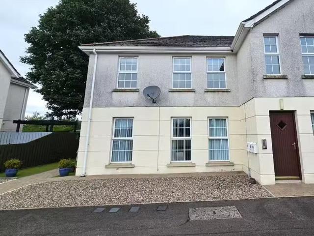 8 Fairfields