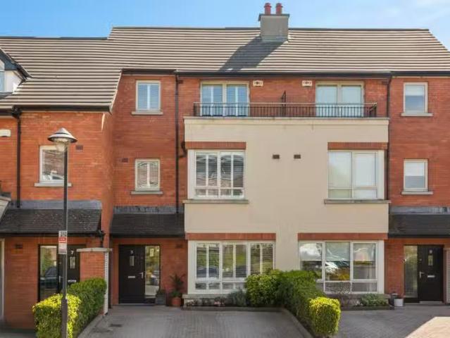 8 Fortfield Square, Terenure, Dubliln 6W, D6WPC78 is for sale