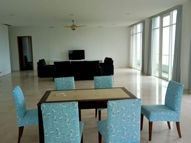8 Gurney The Shore, Seafront, Lavish Condominium For Rent