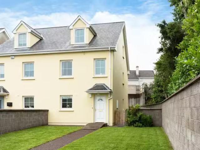 8 Gurteenroe Park, Millstreet Road, Macroom, Co. Cork, P12XA62.