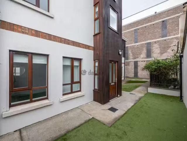 8 Garden Terrace, Clanbrassil Street Upper, Portobello, Dublin.