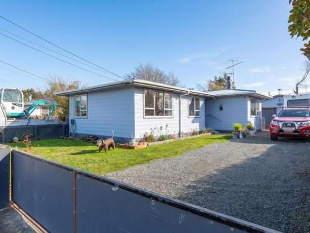 8 Garrison Street, Carterton