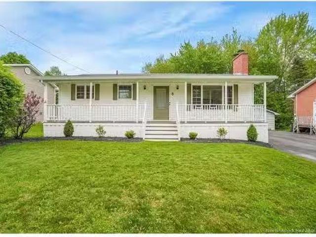 8 Grant St, Fredericton, NB, E3A 4S5 house for sale Listing.