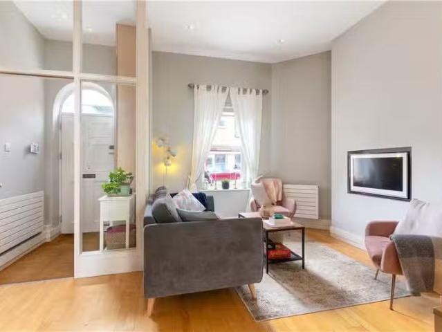 8 Grattan Street, Off Lower Mount Street, Dublin 2, D02 AY82