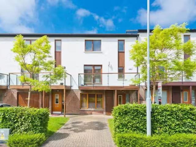 8 Hunters Crescent, Hunters Wood, Ballycullen, Dublin 24, D24F.