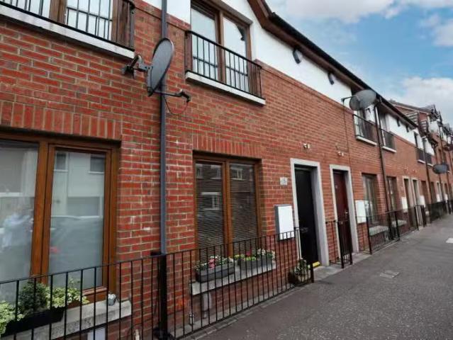 8 Hyndford Street