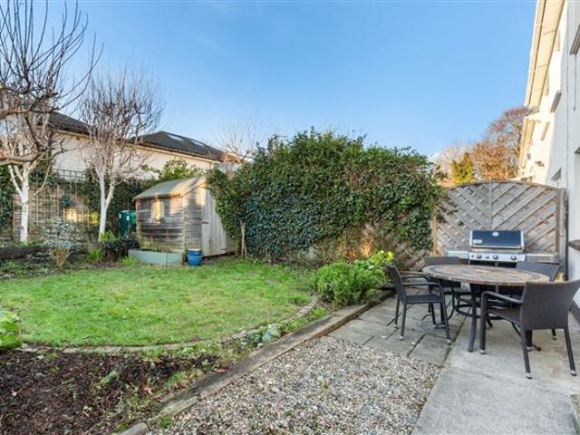 8 Holly Park, Shankill, Dublin 18 DNG Dun Laoghaire 4898 MyHome. Ie Residential