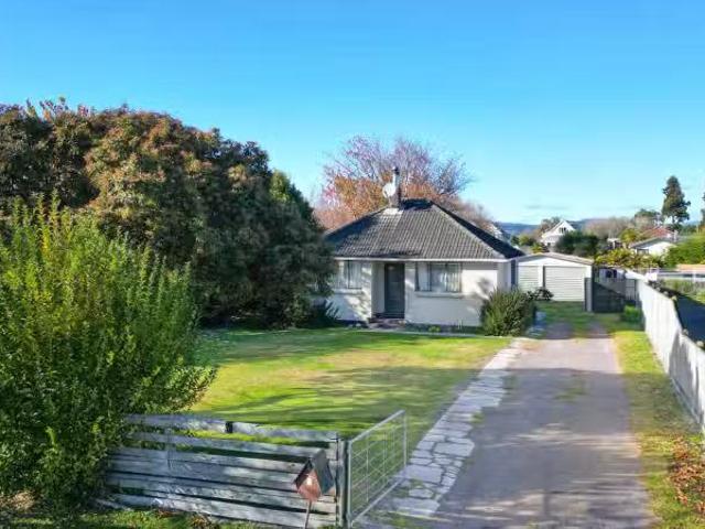 8 Island View Road, Western Heights, Rotorua For Sale