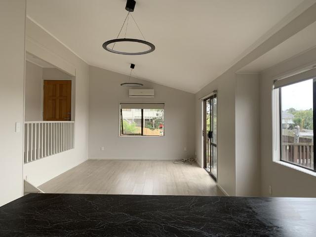 8 Kayle Glen, West Harbour, Auckland