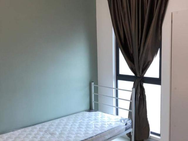 8 Kinrara Cozy Single room for rent