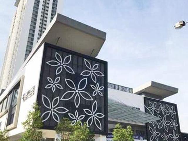 8 Kinrara Service Residence Bandar Kinrara 150m to LRT Giant Mall