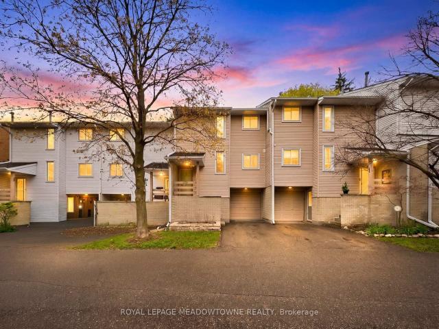 8 Lynden Circle, Halton Hills | For Sale @ $624,900 | Condos. Ca