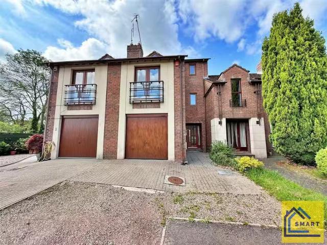 8 Laganvale Manor